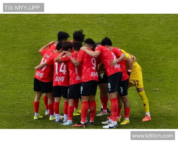 广州篮球队灵活性引发热议球迷观点各异看法迥然不同