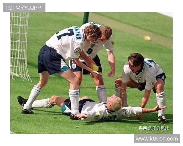 足球明星进球精彩瞬间全记录经典进球画册带你重温足球魅力